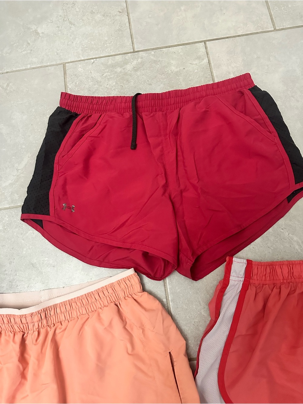 Nike Women’s medium Dri-FIT Running Shorts - Coral / Peach / pink - Picture 4 of 6